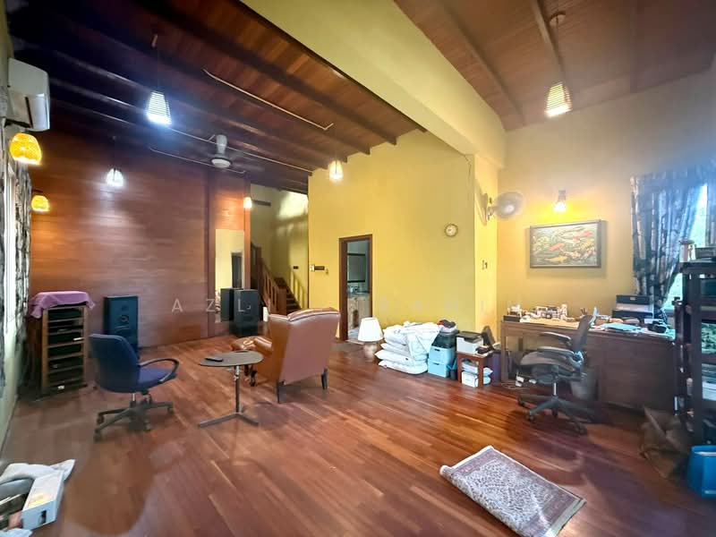 Rumah Banglo untuk Dijual di Seksyen 11 (Shah Alam) - Azli Ibrahim - Living Room - PropertyGuru.com.my