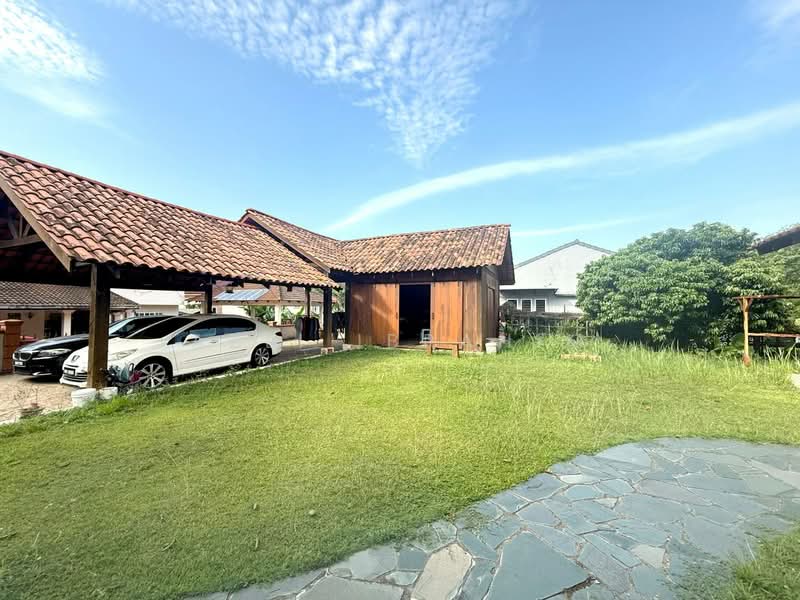 Rumah Banglo untuk Dijual di Seksyen 11 (Shah Alam) - Azli Ibrahim - Exterior - PropertyGuru.com.my