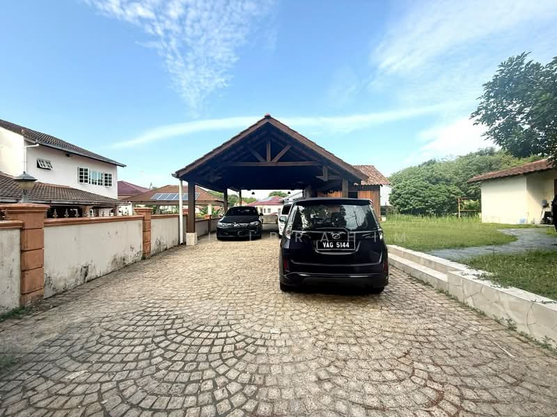 Rumah Banglo untuk Dijual di Seksyen 11 (Shah Alam) - Azli Ibrahim - Exterior - PropertyGuru.com.my