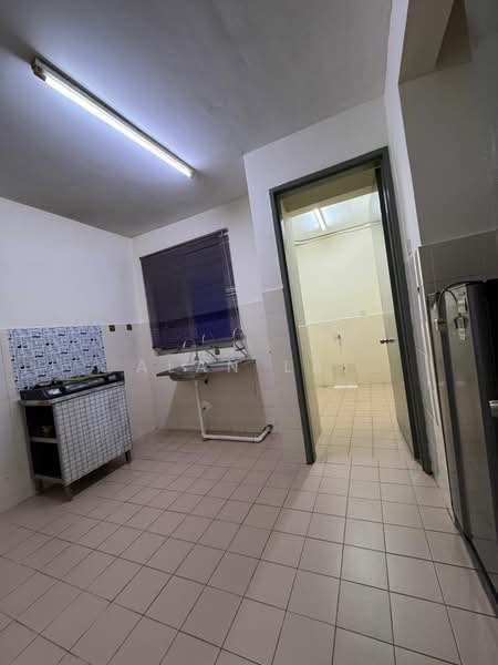 Kondominium untuk Dijual di Cyberia Smart Homes - Alan Lai - Kitchen - PropertyGuru.com.my