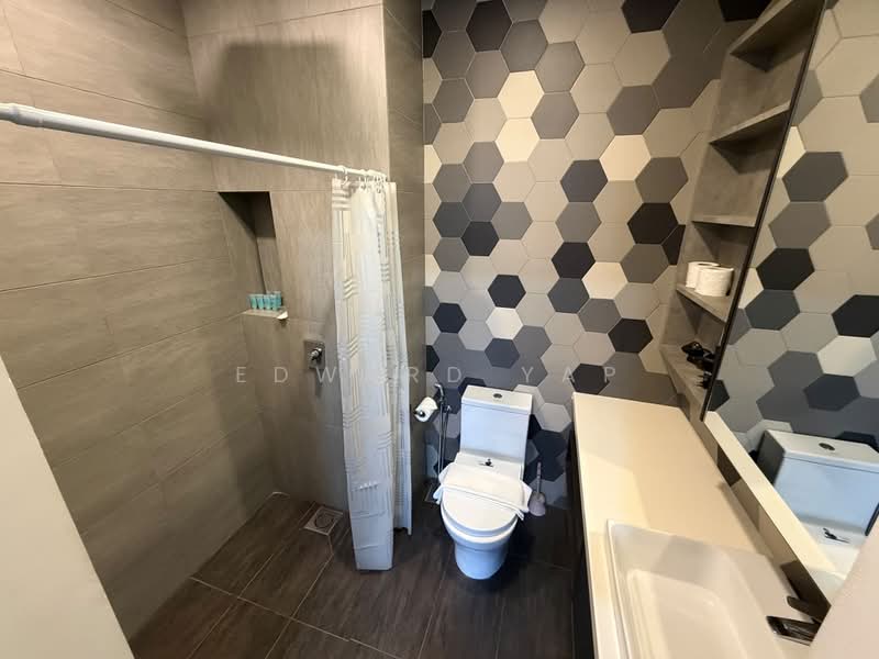 Servis Apartment untuk Dijual di Ceylonz Suites - Edward Yap - Bathroom - PropertyGuru.com.my