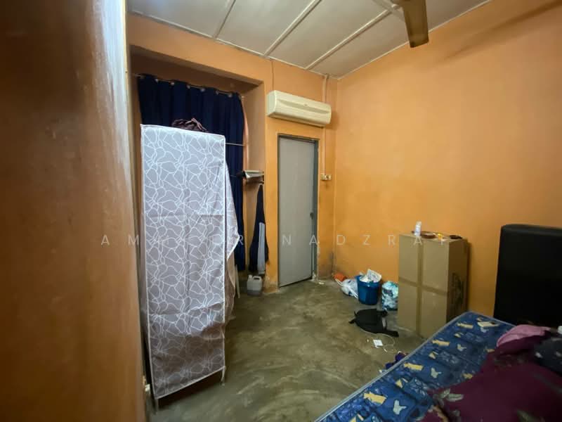 Rumah Teres 1 Tingkat untuk Dijual di Bandar Baru Bangi (Selangor) - Ammeer Nadzrai - Bedroom - PropertyGuru.com.my