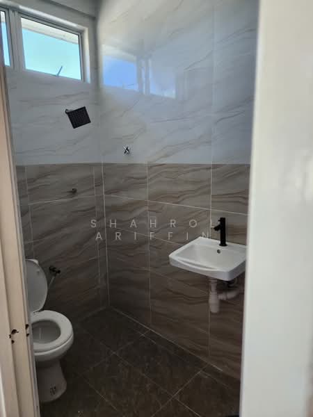 Rumah Berkembar untuk Dijual di Taman Sutera Suria (Sungai Petani) - Shahrol Ariffin - Bathroom - PropertyGuru.com.my