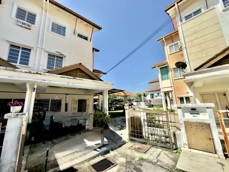 Rumah Teres 3 Tingkat untuk Dijual di Ukay Perdana (Ulu Kelang) - Azli Ibrahim - Exterior - PropertyGuru.com.my