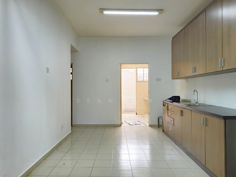 2-storey Terraced House for Rent in Bandar Utama 1 (Bandar Utama) - Sean Lim - Kitchen - PropertyGuru.com.my