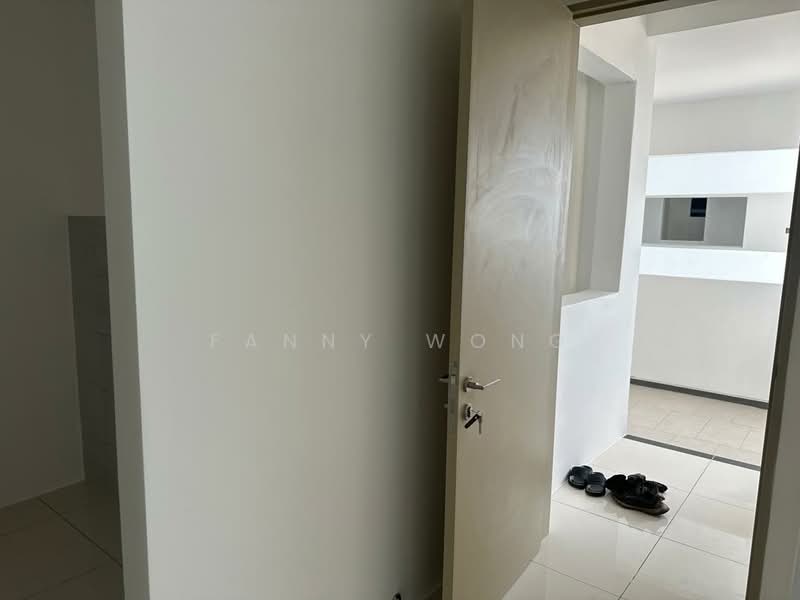 Pangsapuri untuk Dijual di Vivo Executive Apartment - Fanny Wong - Entrance - PropertyGuru.com.my