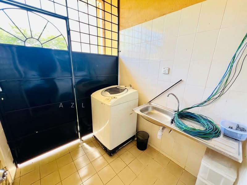Semi-Detached House for Sale in Taman Saujana Impian (Kajang) - Azli Ibrahim - Exterior - PropertyGuru.com.my