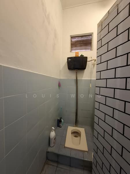 Rumah Teres 1 Tingkat untuk Dijual di Bandar Kinrara Seksyen 1 (Bandar Kinrara) - Louis Wong - Bathroom - PropertyGuru.com.my
