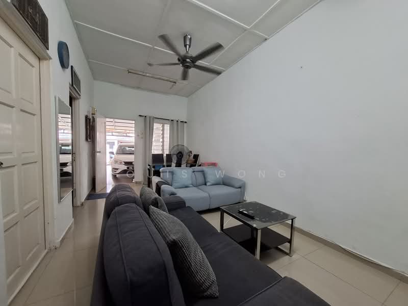 Rumah Teres 1 Tingkat untuk Dijual di Bandar Kinrara Seksyen 1 (Bandar Kinrara) - Louis Wong - Living Room - PropertyGuru.com.my