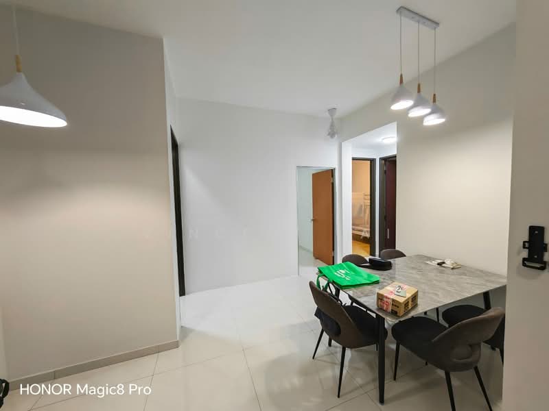 Condominium for Rent at Bay Laurel @ Country Garden Danga Bay - Vincent Lai - Dining Room - PropertyGuru.com.my