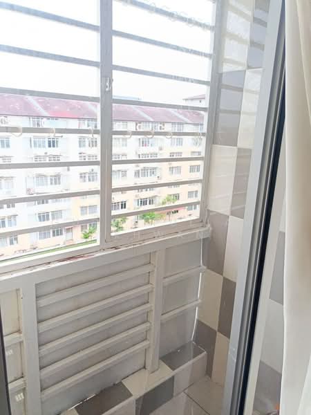 Apartment for Rent at Apartment Taman Topaz - Gudrotullah Ikhwan - Balcony - PropertyGuru.com.my