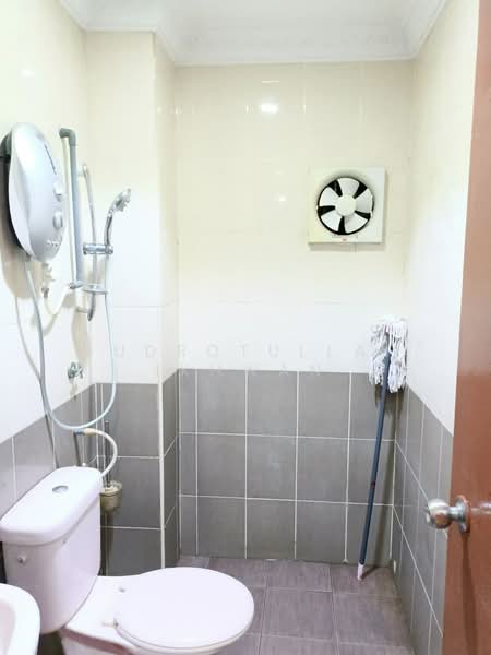 Apartment for Rent at Apartment Taman Topaz - Gudrotullah Ikhwan - Bathroom - PropertyGuru.com.my