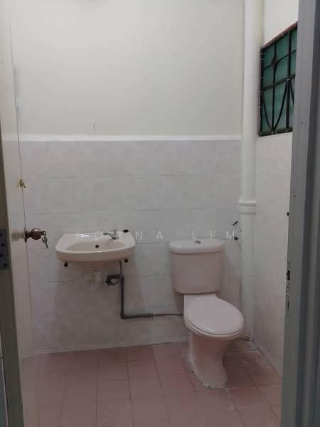 Rumah Berkembar untuk Disewa di SS17 (Subang Jaya) - Lorna Lim - Bathroom - PropertyGuru.com.my