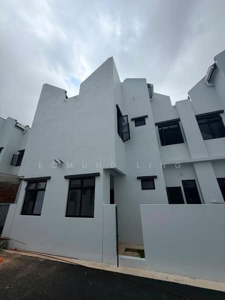 2-storey Terraced House for Sale in Kampung Dato Onn (Johor Bahru) - Edmund Ling - PropertyGuru.com.my