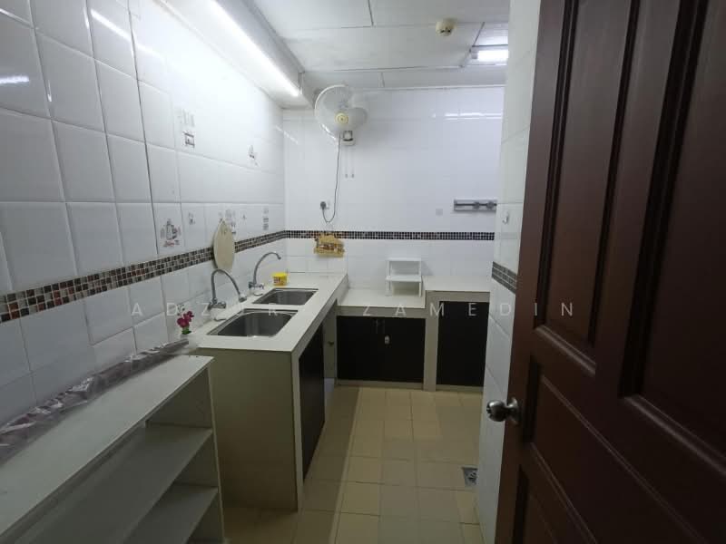 Rumah Teres 2.5 Tingkat untuk Dijual di Bukit Wangsamas (Setiawangsa) - Adzura Zamedin - Kitchen - PropertyGuru.com.my