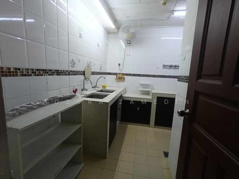 Rumah Teres 2.5 Tingkat untuk Dijual di Bukit Wangsamas (Setiawangsa) - Adzura Zamedin - Kitchen - PropertyGuru.com.my