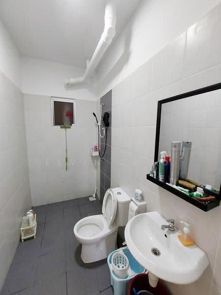 Pangsapuri untuk Dijual di Residensi Pauh Permai - Elvin Choo - Bathroom - PropertyGuru.com.my