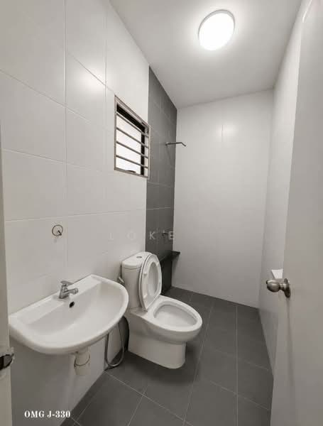 2-storey Terraced House for Sale in Setia Utama (Setia Alam) - Loke . - Bathroom - PropertyGuru.com.my