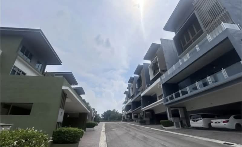 Terraced House for Sale in Bandar Putra Permai (Seri Kembangan) - Robin Loh - PropertyGuru.com.my