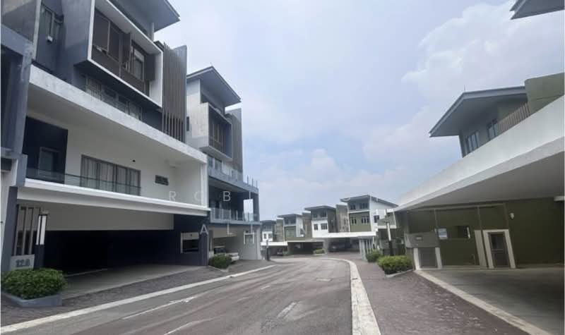 Terraced House for Sale in Bandar Putra Permai (Seri Kembangan) - Robin Loh - PropertyGuru.com.my