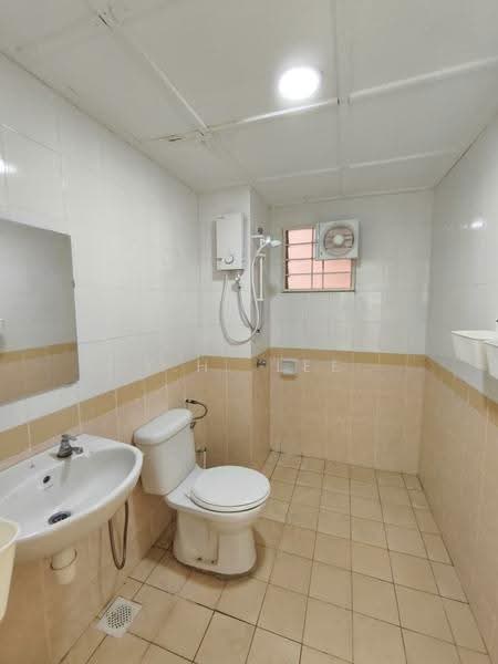 Apartment for Sale at D'shire Villa - Y.H. Lee - Bathroom - PropertyGuru.com.my
