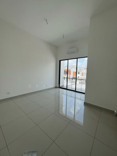 2-storey Terraced House for Rent in Telok Panglima Garang (Selangor) - Grace Lai - Balcony - PropertyGuru.com.my