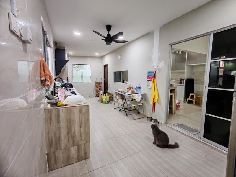 Semi-Detached House for Sale in Perdana College Heights (Mantin) - Adzura Zamedin - Kitchen - PropertyGuru.com.my