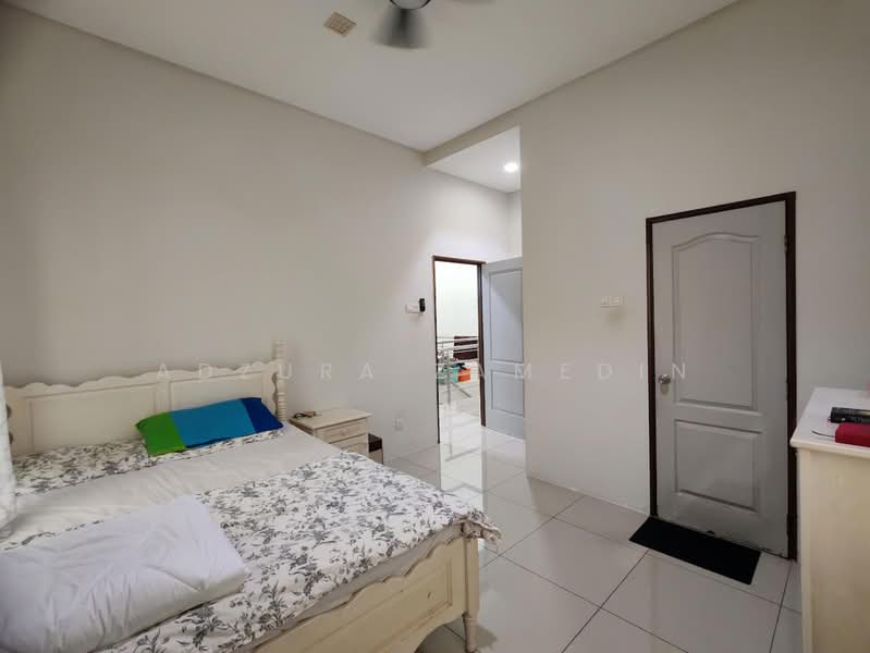 Semi-Detached House for Sale in Perdana College Heights (Mantin) - Adzura Zamedin - Bedroom - PropertyGuru.com.my