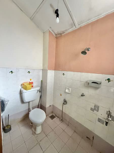 Rumah Teres 2 Tingkat untuk Dijual di Bandar Indahpura (Kulai) - Melinda Ee - Bathroom - PropertyGuru.com.my