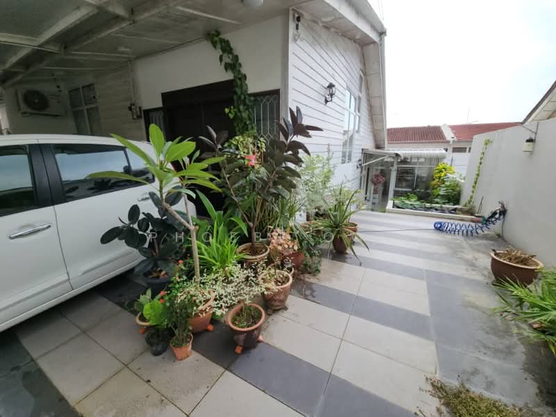 Semi-Detached House for Sale in Gelugor (Penang) - Phoebe Oon - Exterior - PropertyGuru.com.my