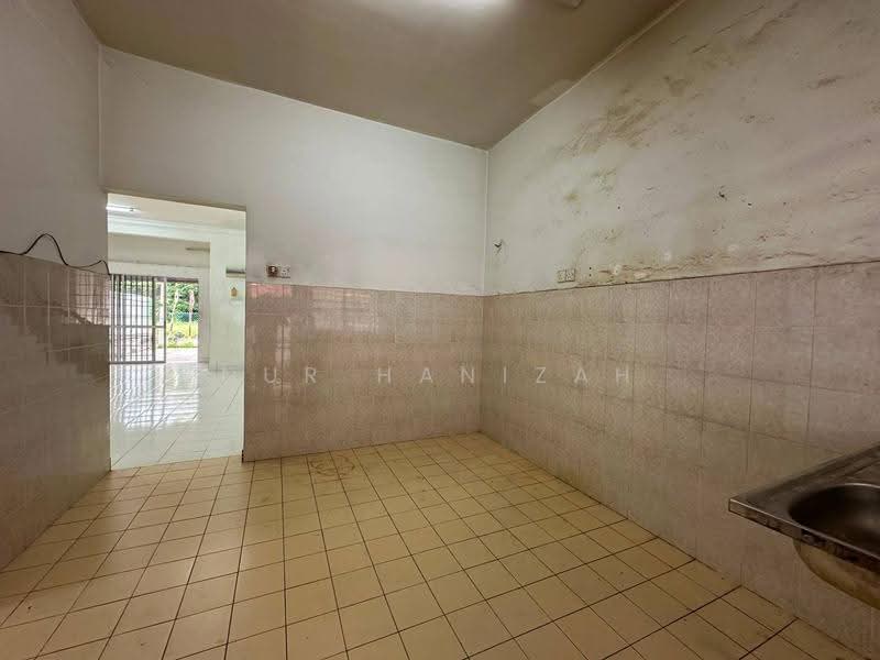 Rumah Teres 2-Tingkat untuk Dijual di Desa Coalfields (Sungai Buloh) - Nur Hanizah - Kitchen - PropertyGuru.com.my