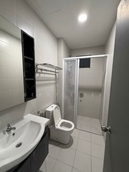 Service Residence for Sale at Meridin Bayvue Serviced Apartment - Bernice Tee - Bathroom - PropertyGuru.com.my
