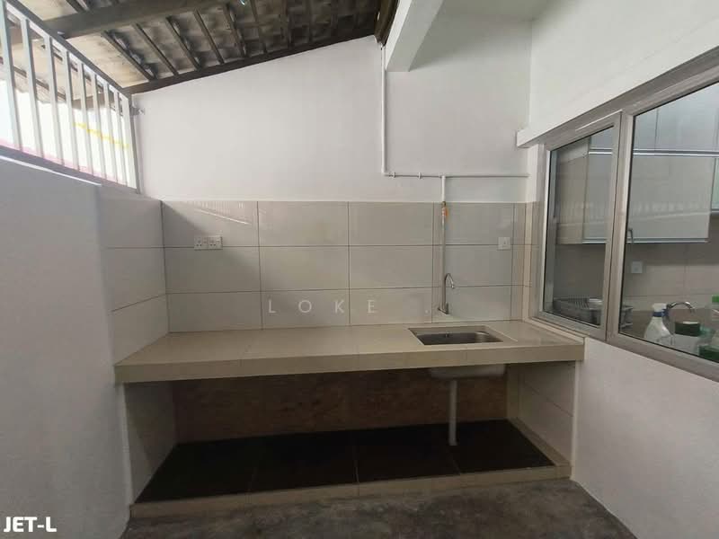 2-storey Terraced House for Rent in Setia Indah (Setia Alam) - Loke . - Kitchen - PropertyGuru.com.my