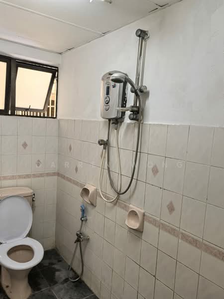 Condominium for Sale at Vista Komanwel A - DARREN WONG - Bathroom - PropertyGuru.com.my