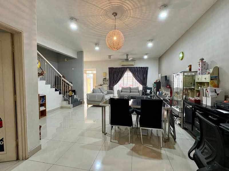 2-storey Terraced House for Sale in Sutera Damansara (Damansara Damai) - Jennifer Yap - Living Room - PropertyGuru.com.my