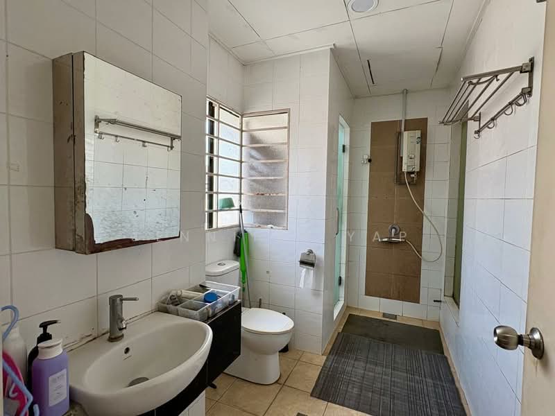 2-storey Terraced House for Sale in Sutera Damansara (Damansara Damai) - Jennifer Yap - Bathroom - PropertyGuru.com.my