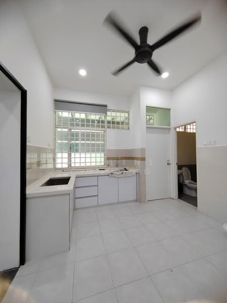 Rumah Berkembar untuk Dijual di Teluk Kumbar (Penang) - Pauline Cheong - Kitchen - PropertyGuru.com.my