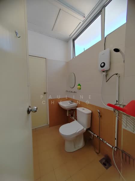 Rumah Berkembar untuk Dijual di Teluk Kumbar (Penang) - Pauline Cheong - Bathroom - PropertyGuru.com.my