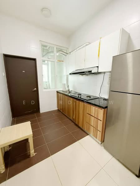Condominium for Sale at M Condominium @ Larkin - Edward Siow - Kitchen - PropertyGuru.com.my