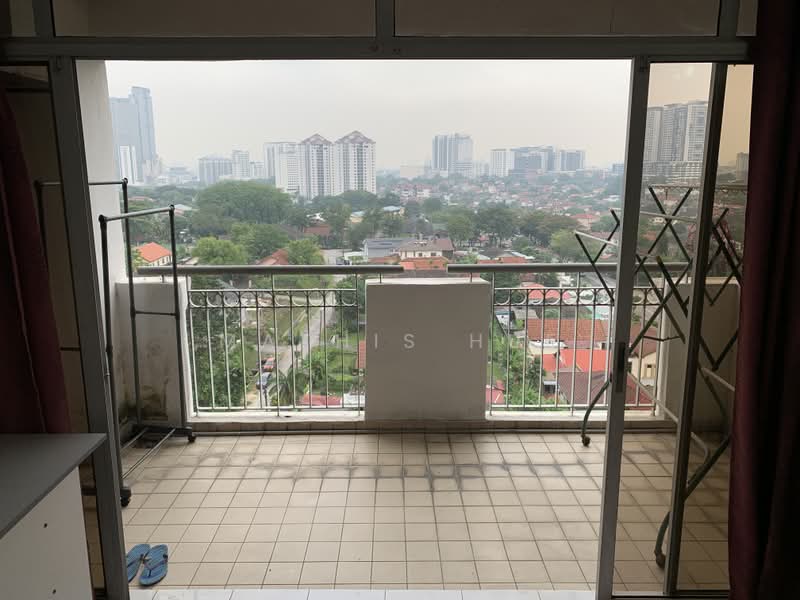 Kondominium untuk Disewa di University Tower - Mathis Hue - Balcony - PropertyGuru.com.my