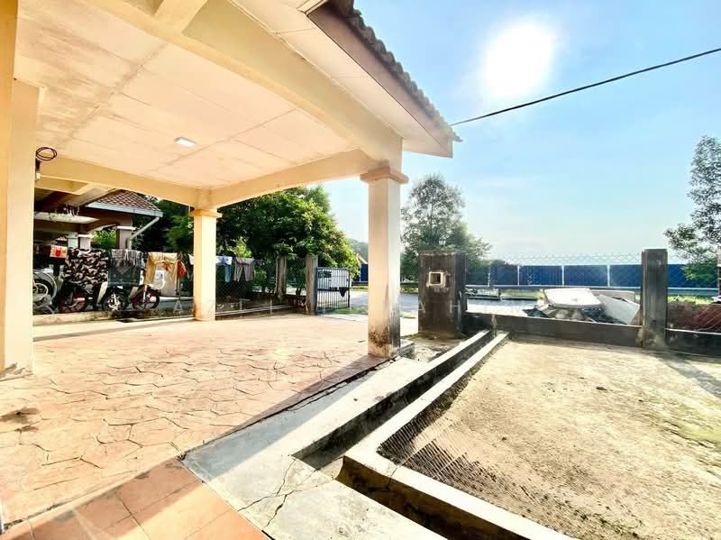 2-storey Terraced House for Sale in Bandar Tasik Puteri (Rawang) - Azli Ibrahim - Exterior - PropertyGuru.com.my