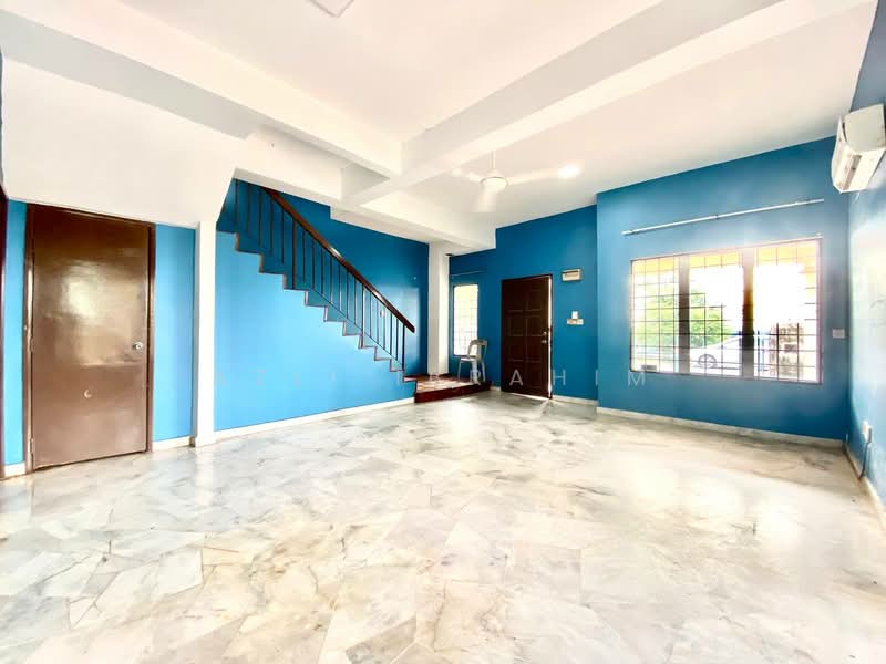 2-storey Terraced House for Sale in Bandar Tasik Puteri (Rawang) - Azli Ibrahim - Living Room - PropertyGuru.com.my