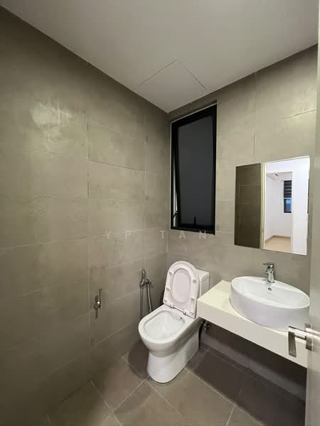 Kondominium untuk Disewa di Kuchai Sentral - YP Tan - Bathroom - PropertyGuru.com.my