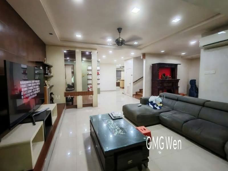 Rumah Berkembar untuk Dijual di Bandar Bukit Raja (Klang) - Mason Chiah - Living Room - PropertyGuru.com.my