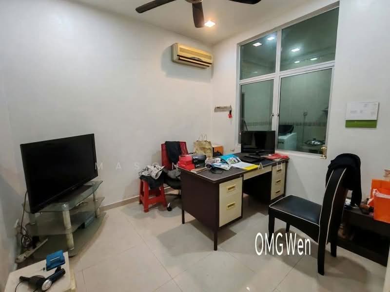 Rumah Berkembar untuk Dijual di Bandar Bukit Raja (Klang) - Mason Chiah - Study - PropertyGuru.com.my