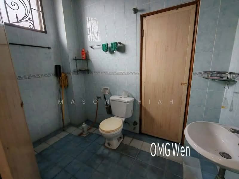 Rumah Berkembar untuk Dijual di Bandar Bukit Raja (Klang) - Mason Chiah - Bathroom - PropertyGuru.com.my