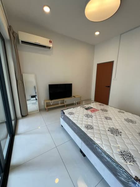 Condominium for Rent at Bay Point @ Country Garden Danga Bay - Eve Neo - Bedroom - PropertyGuru.com.my