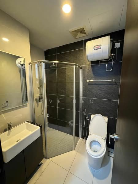 Condominium for Rent at Bay Point @ Country Garden Danga Bay - Eve Neo - Bathroom - PropertyGuru.com.my