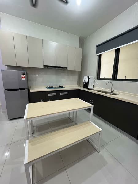 Condominium for Rent at Bay Point @ Country Garden Danga Bay - Eve Neo - Kitchen - PropertyGuru.com.my