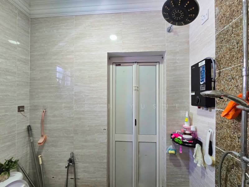 Rumah Teres 2 Tingkat untuk Dijual di Dengkil (Selangor) - FARAH YUSUF - Bathroom - PropertyGuru.com.my